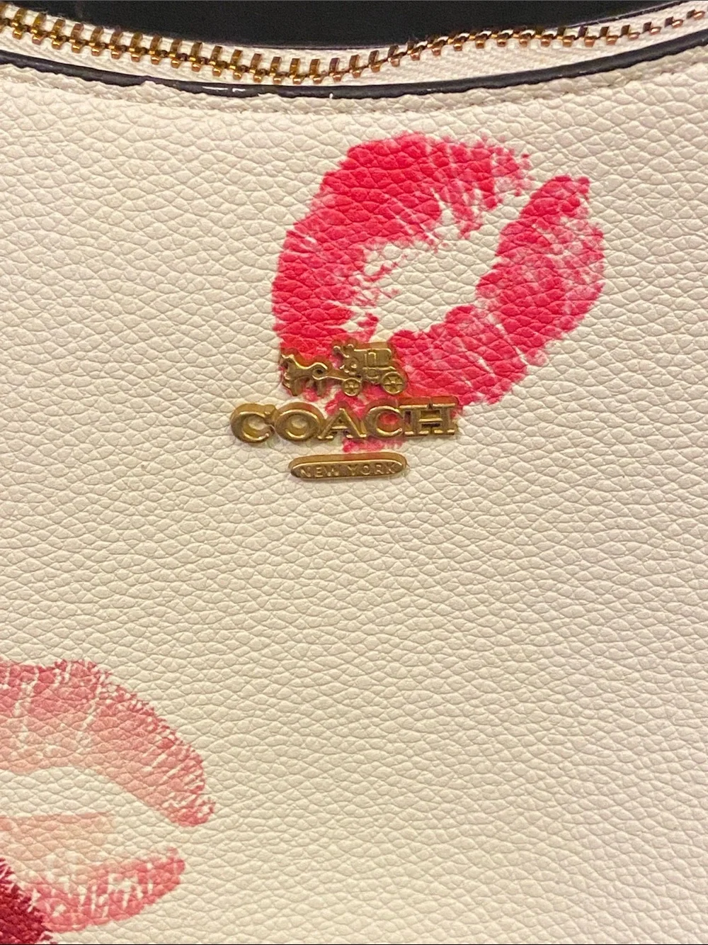 Coach Teri White Leather Shoulder Bag w/Pink Kiss Prints Chain Strap